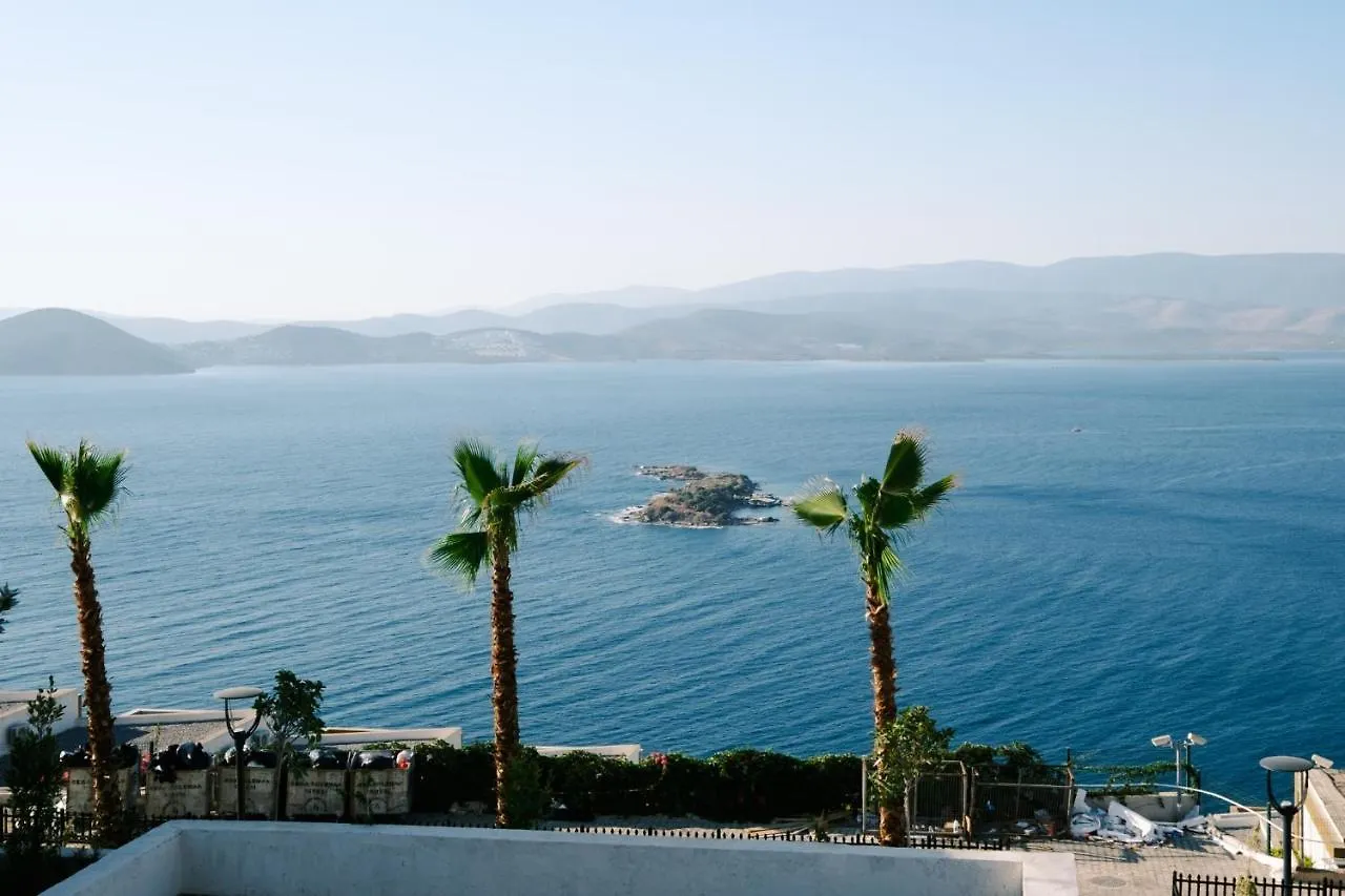 Sea View Villa W Garden Balcony By Beach In Milas 0*,