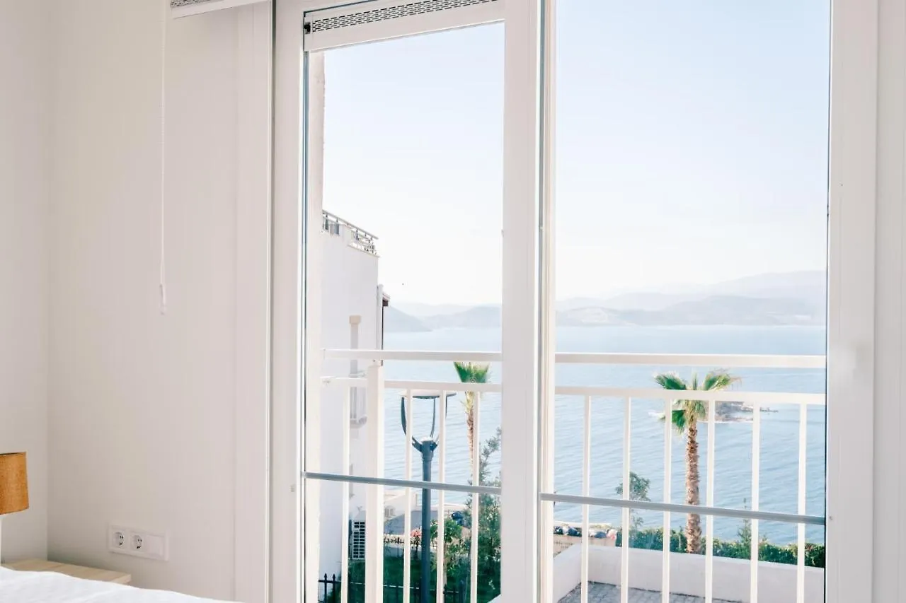 Sea View Villa W Garden Balcony By Beach In Milas 아파트