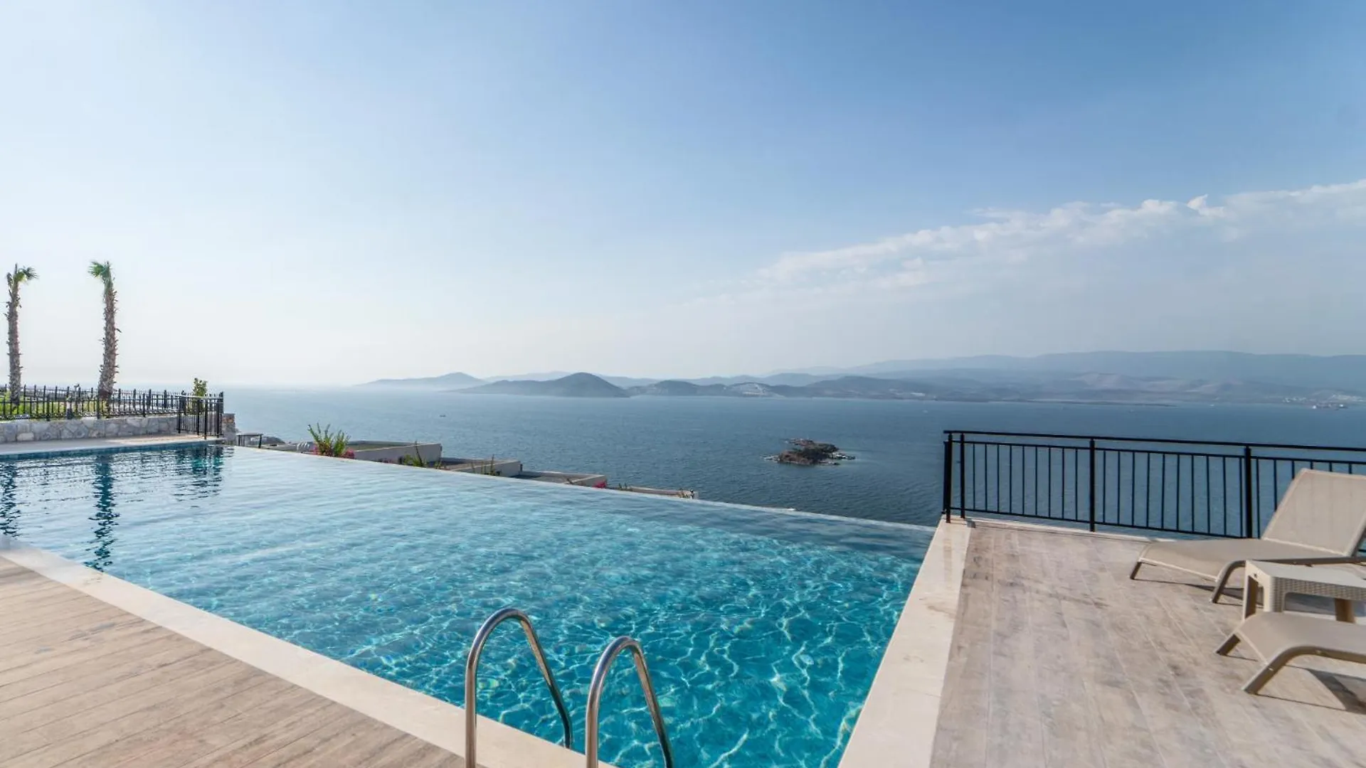 Sea View Villa W Garden Balcony By Beach In Milas 터키