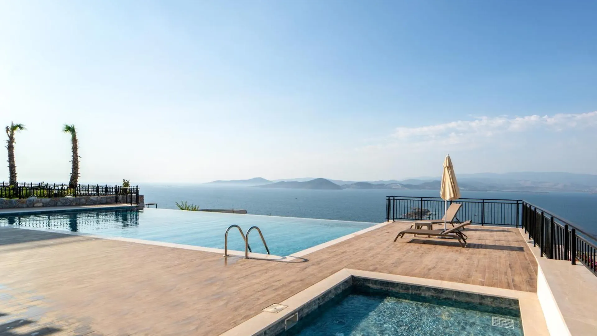 Sea View Villa W Garden Balcony By Beach In Milas 아파트