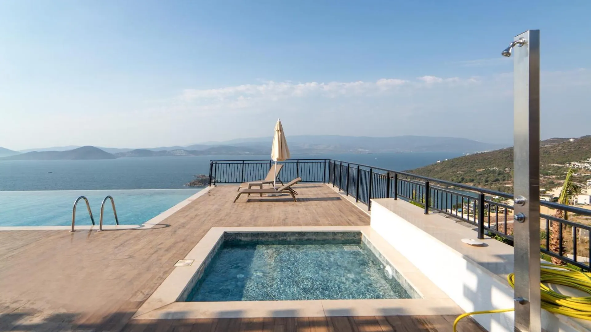 아파트 Sea View Villa W Garden Balcony By Beach In Milas 터키